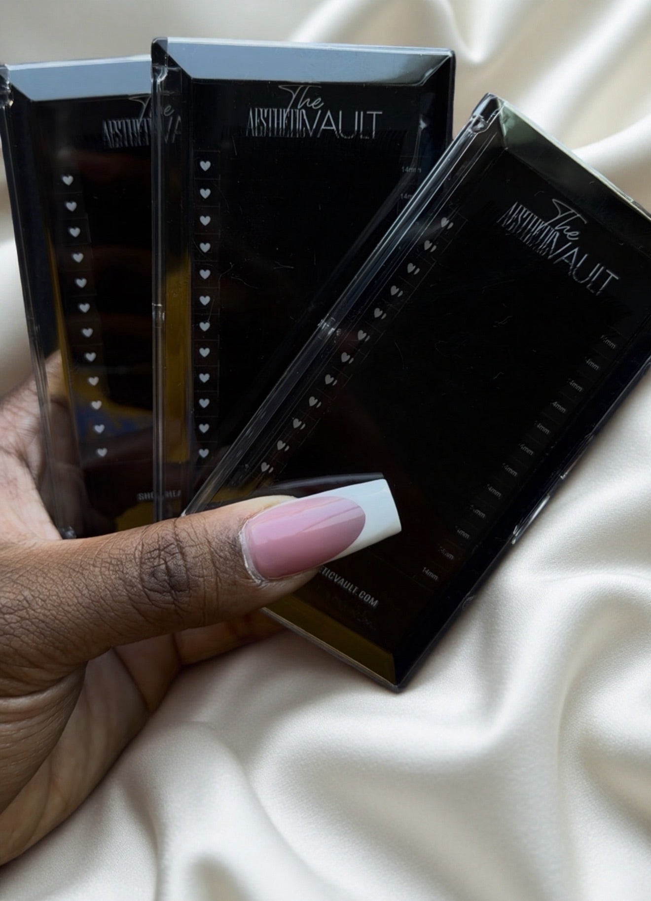 EYELASH EXTENSION TRAYS