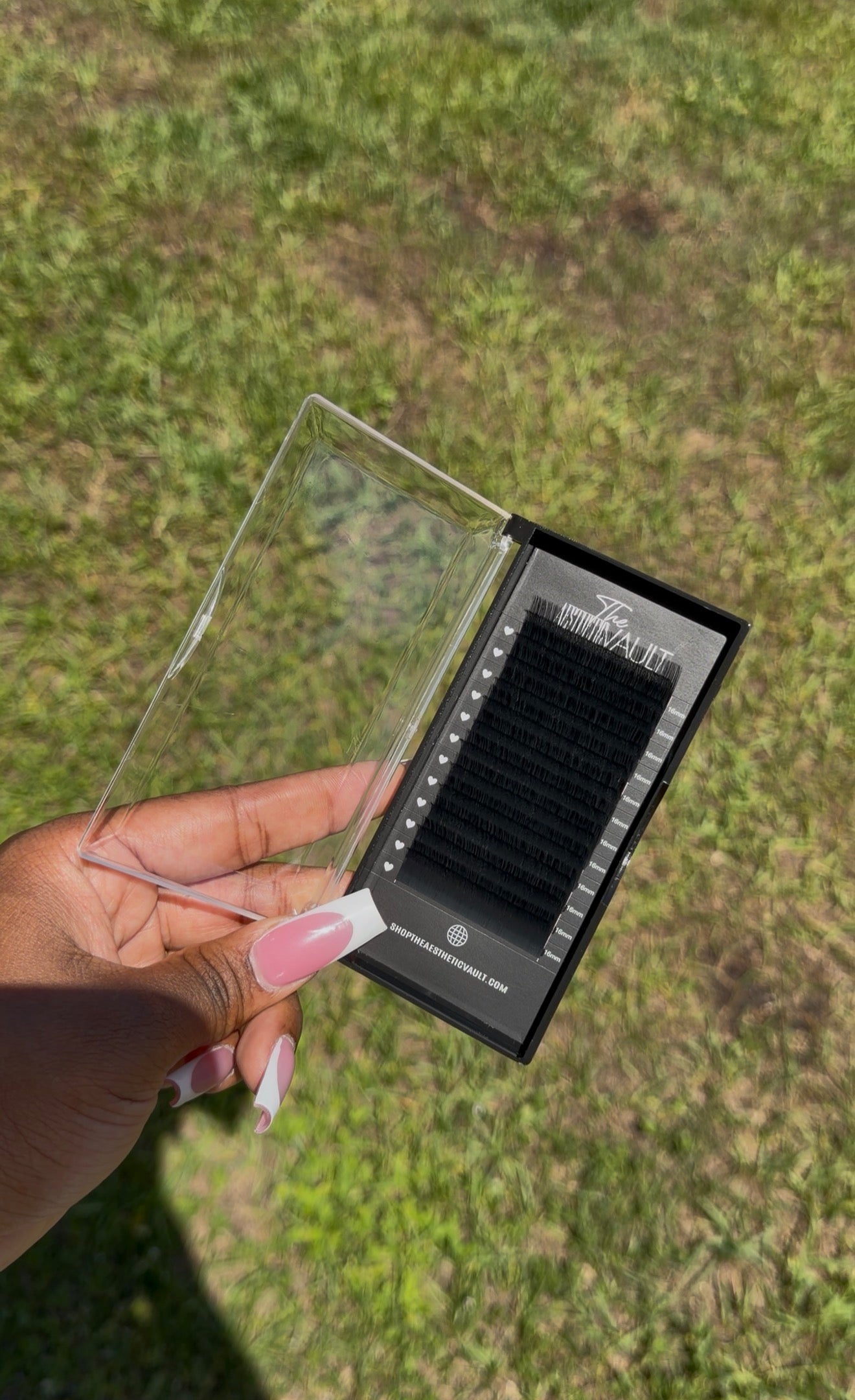 EYELASH EXTENSION TRAYS